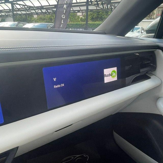 PORSCHE - Macan EV - 4