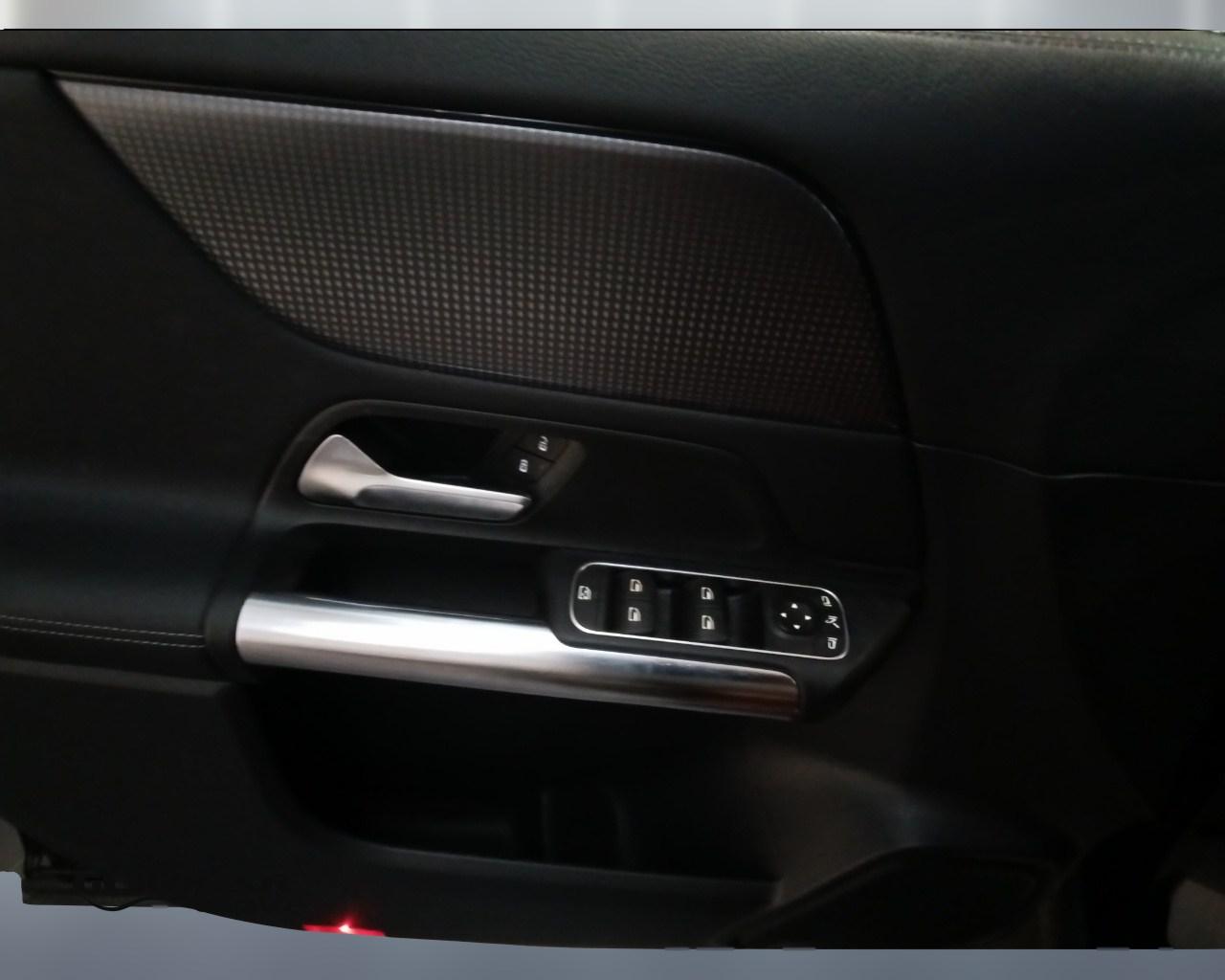 Mercedes-Benz GLA-H247 2020 - GLA 180 d Sport Plus auto