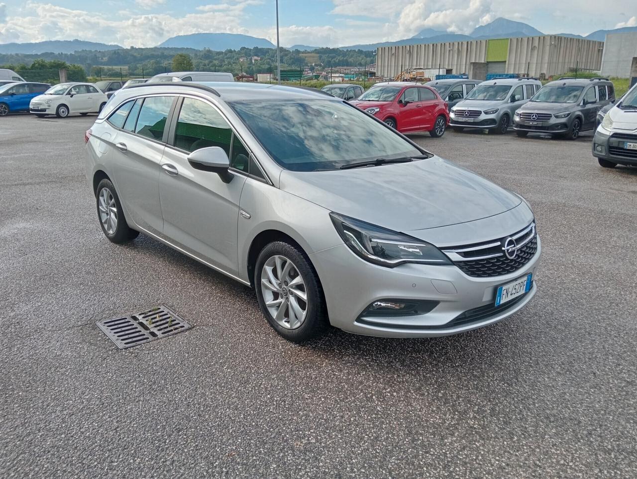 Opel Astra 1.6 CDTi 110CV Sports Tourer Business