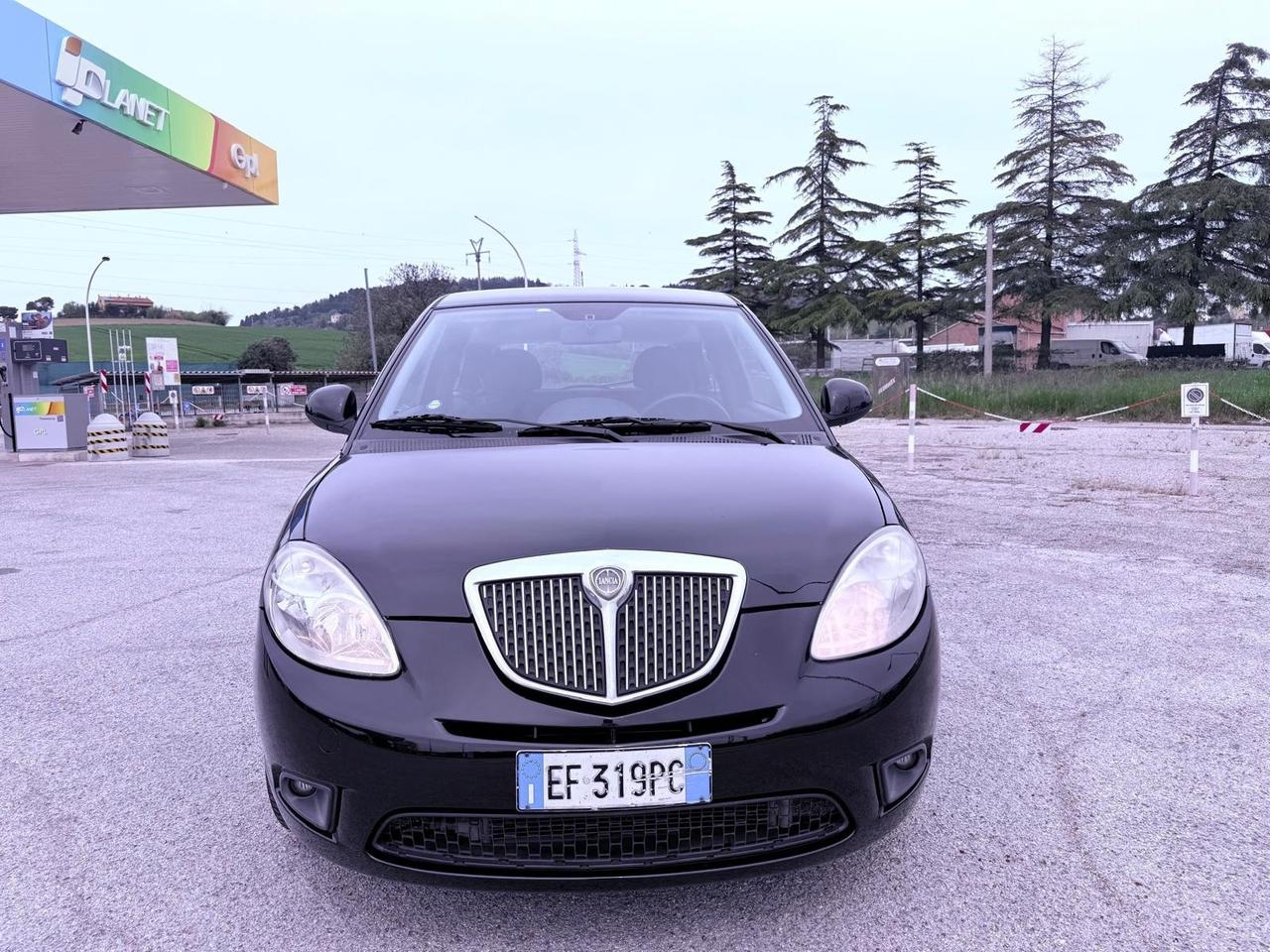 Lancia Ypsilon 1.2 69 CV Ok neopatentati