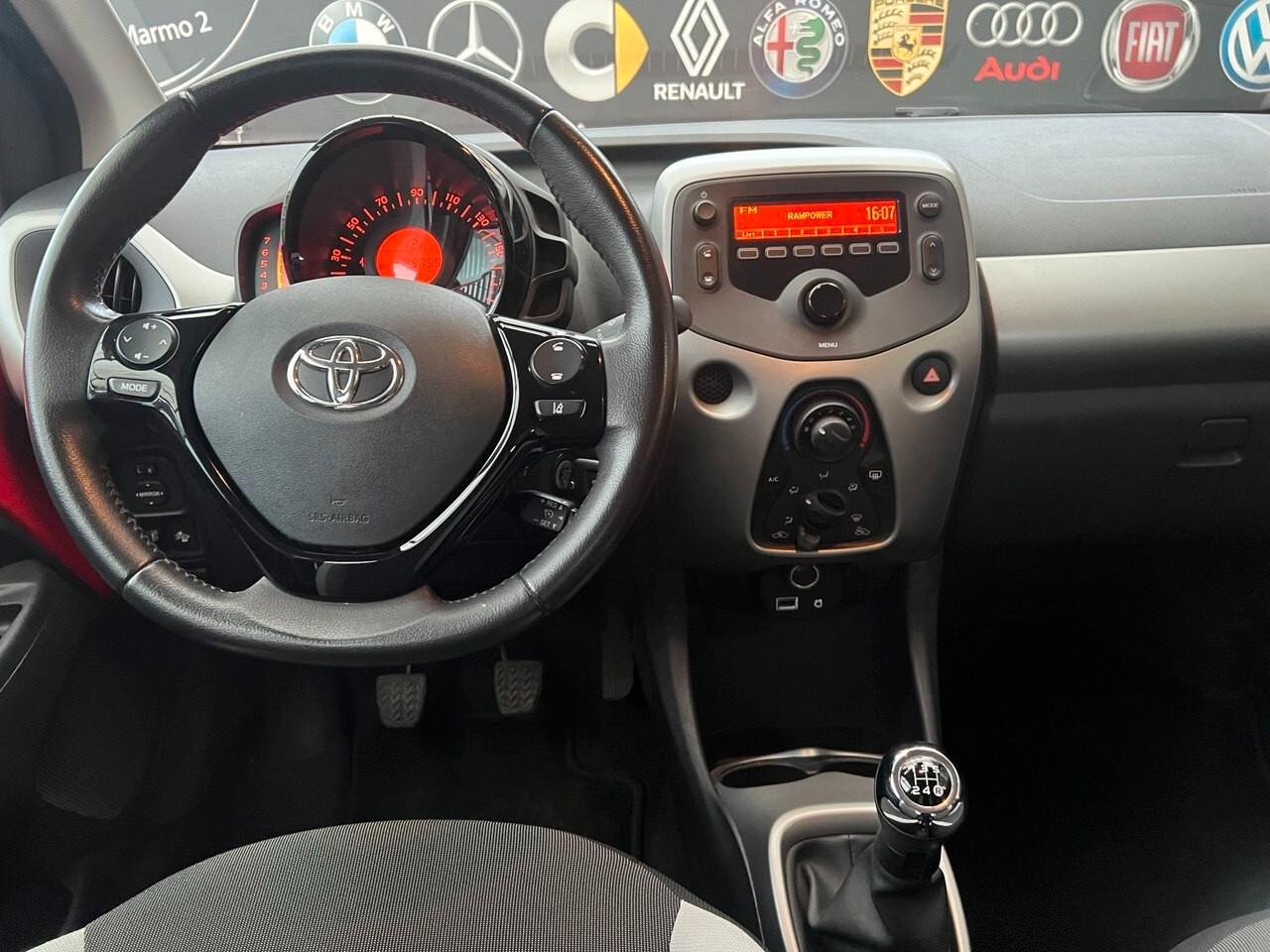 Toyota Aygo 1.0 VVT-i 69 CV 5 porte x-business - KM REALI - EURO6 - PERMUTE