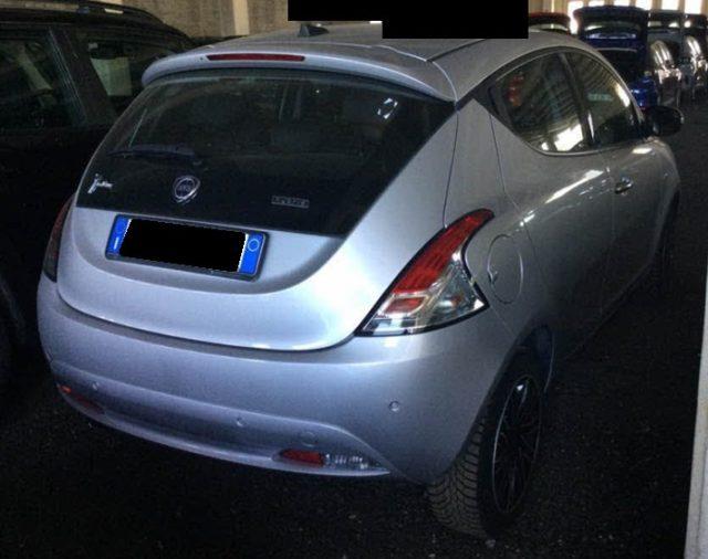 LANCIA Ypsilon 1.0 FireFly 5p Hybrid Ecochic Gold IVA ESPOSTA