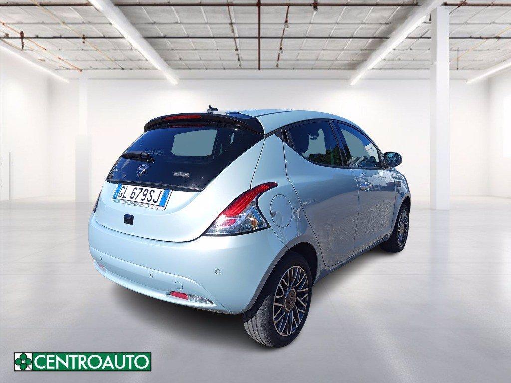 LANCIA Ypsilon 1.0 firefly hybrid Gold Plus s&s 70cv del 2023