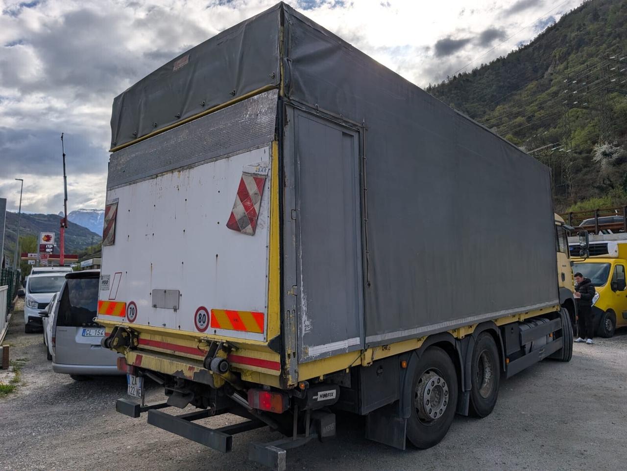 MAN TGA 26.460 3 assi con sponda idraulica