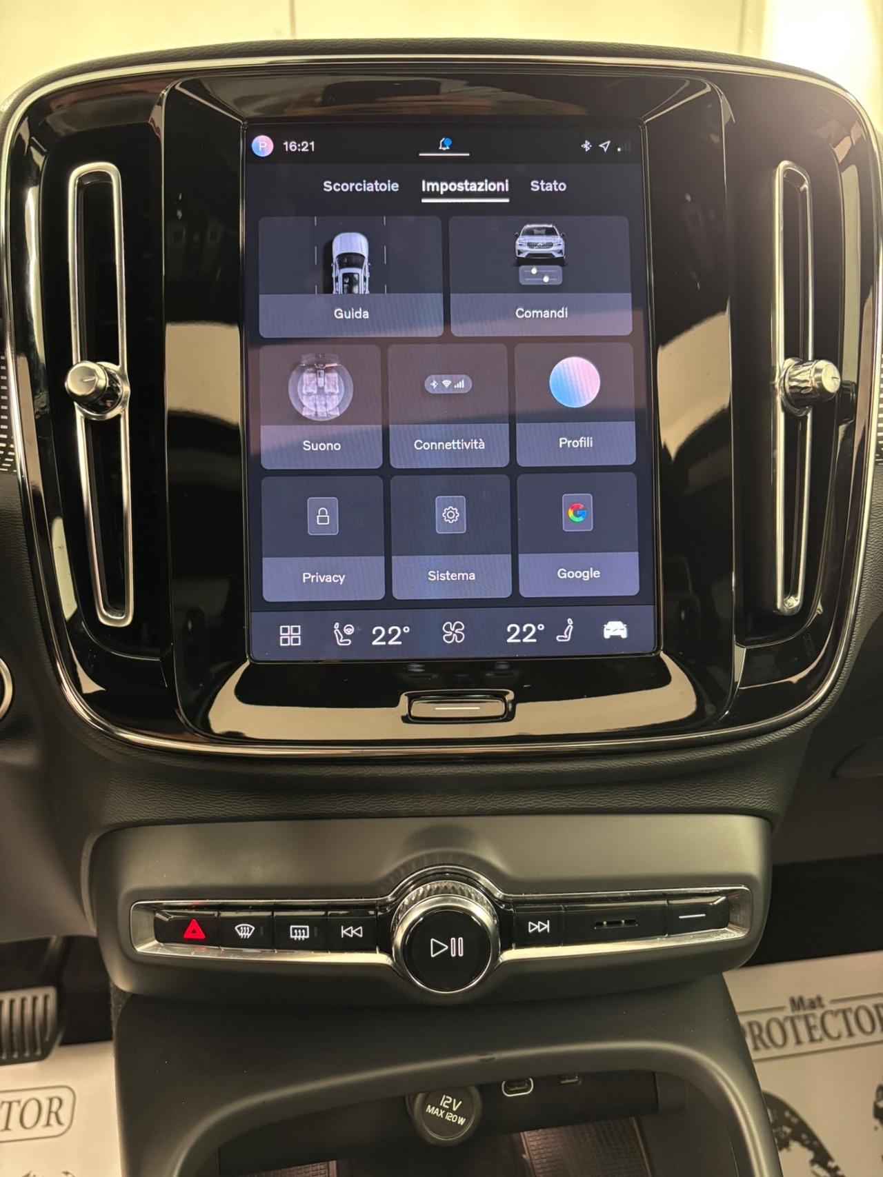 Volvo XC40 B3 automatico Ultimate Dark
