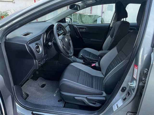 Toyota Auris Auris II 2015 1.8h Lounge cvt