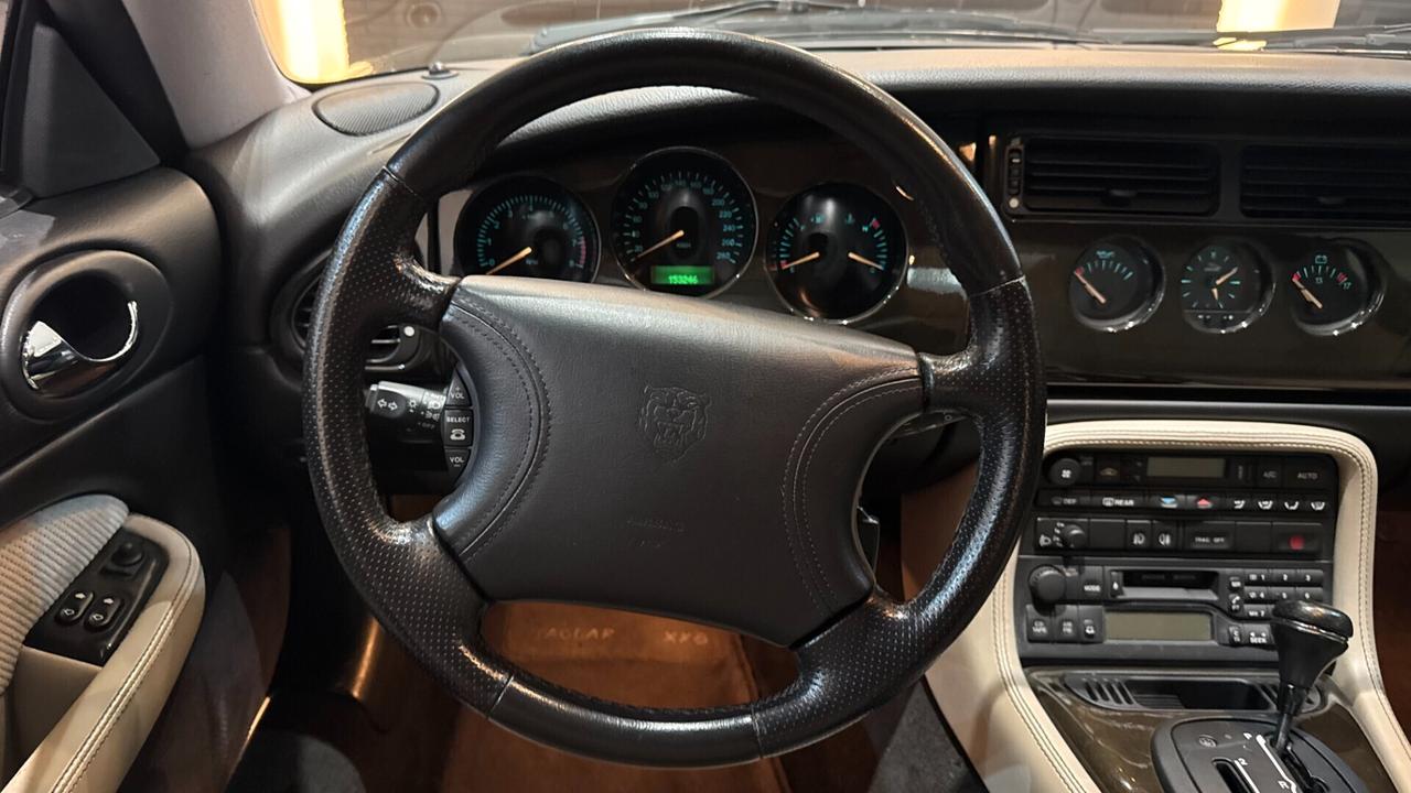 Jaguar XK8 4.0 Coupé 284CV ASI - 1998