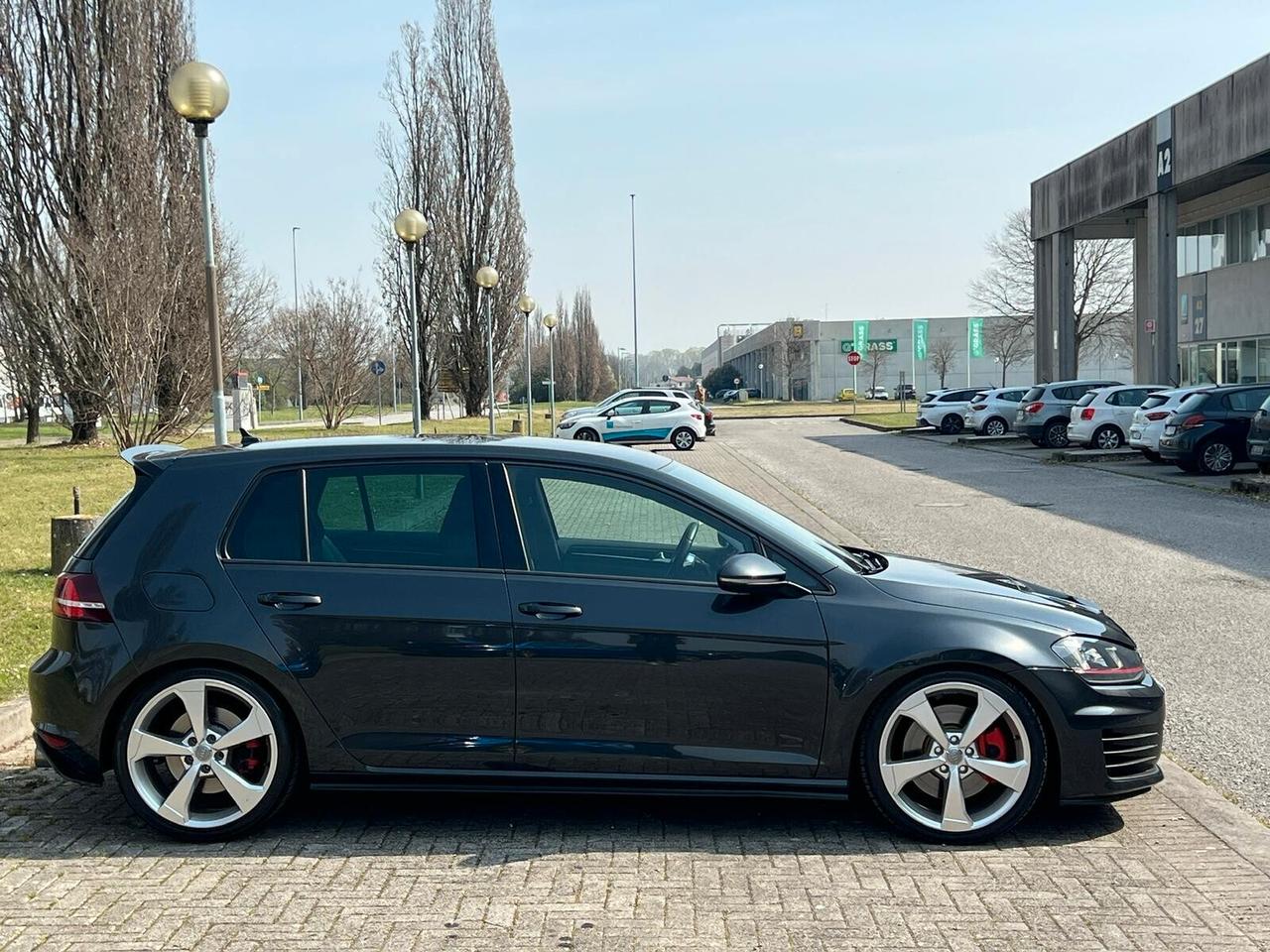 Volkswagen Golf GTI Performance 2.0 TSI DSG 230cv