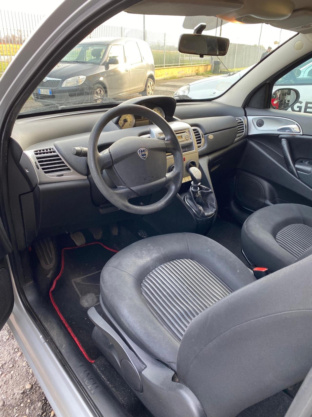 Lancia Ypsilon 1.2 Argento