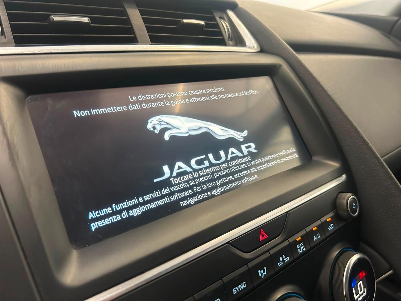 Jaguar E-Pace 2.0D 150CV. R-Dynamic 2019