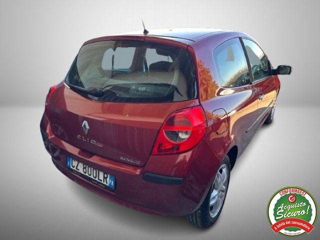 RENAULT Clio 1.4 16V 3 porte