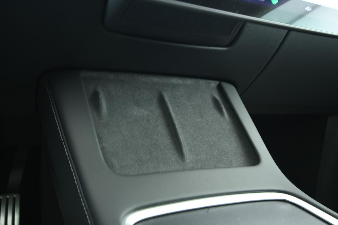 TESLA Model Y Performance Dual Motor awd +AUTOPILOT