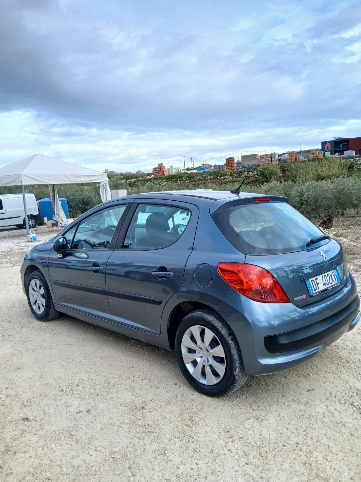 Peugeot 207 1.4 8V 75CV 5p. X Line