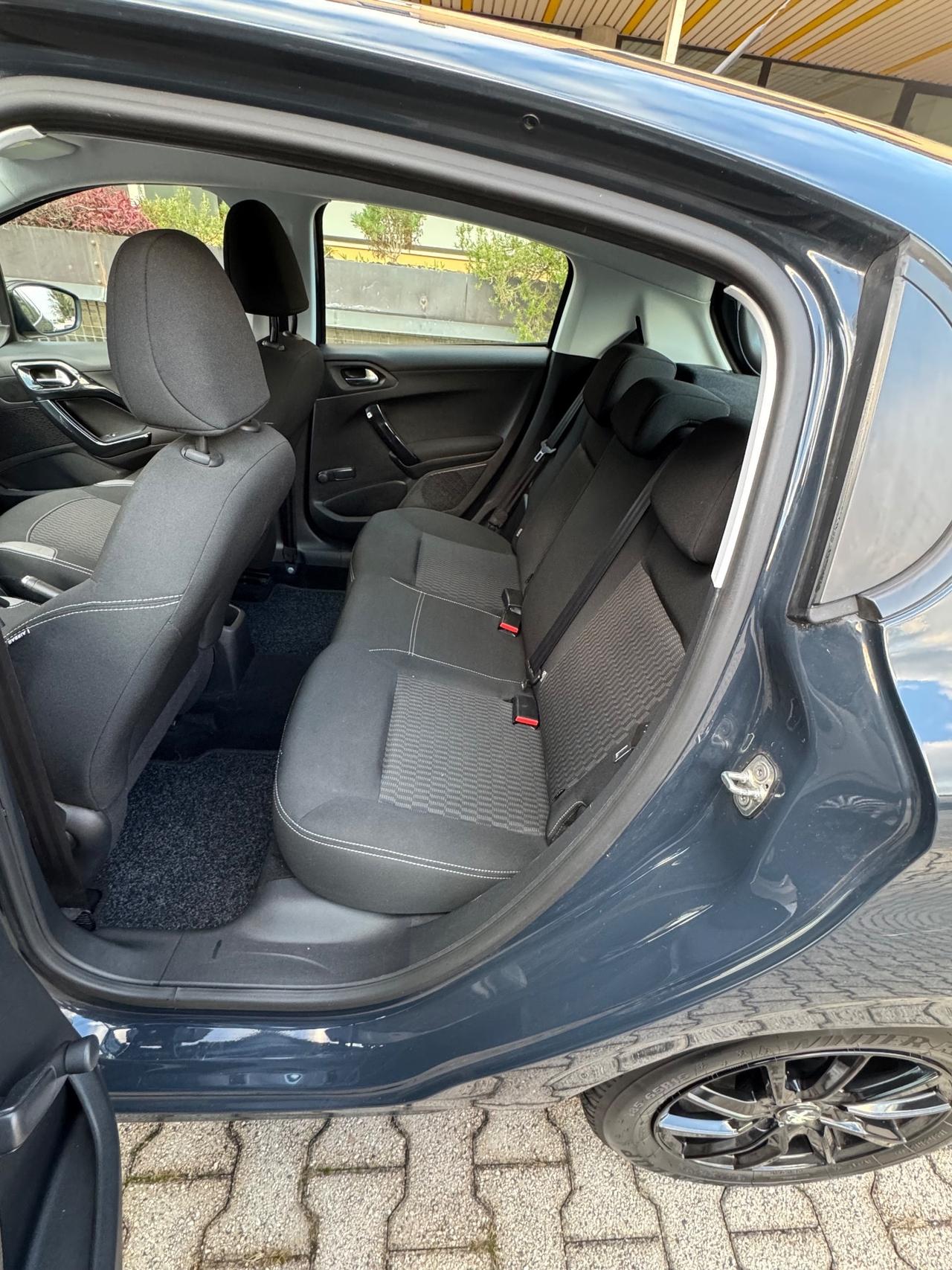 Peugeot 208 BlueHDi 75 5 porte Allure