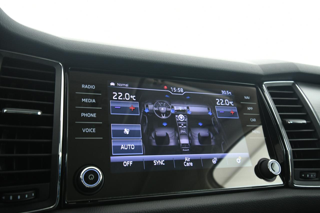 SKODA Kodiaq 2.0 tdi Ambition 4x4 dsg 7p.ti X COMMERCIANTI+TETTO PANO APR+ACC