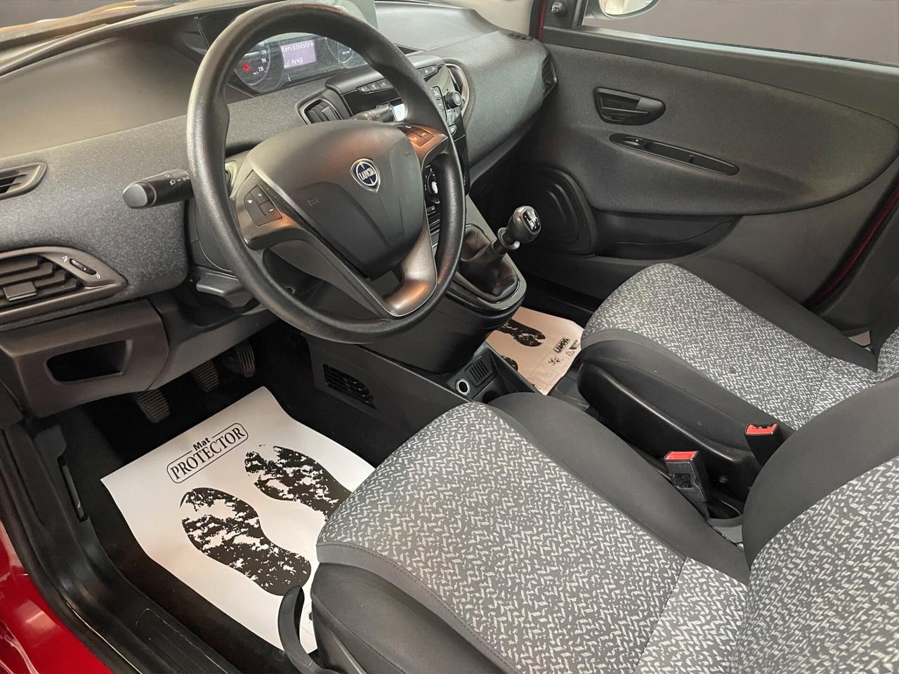 Lancia Ypsilon UNICO PROPRIETARIO - NEOPATENTATI