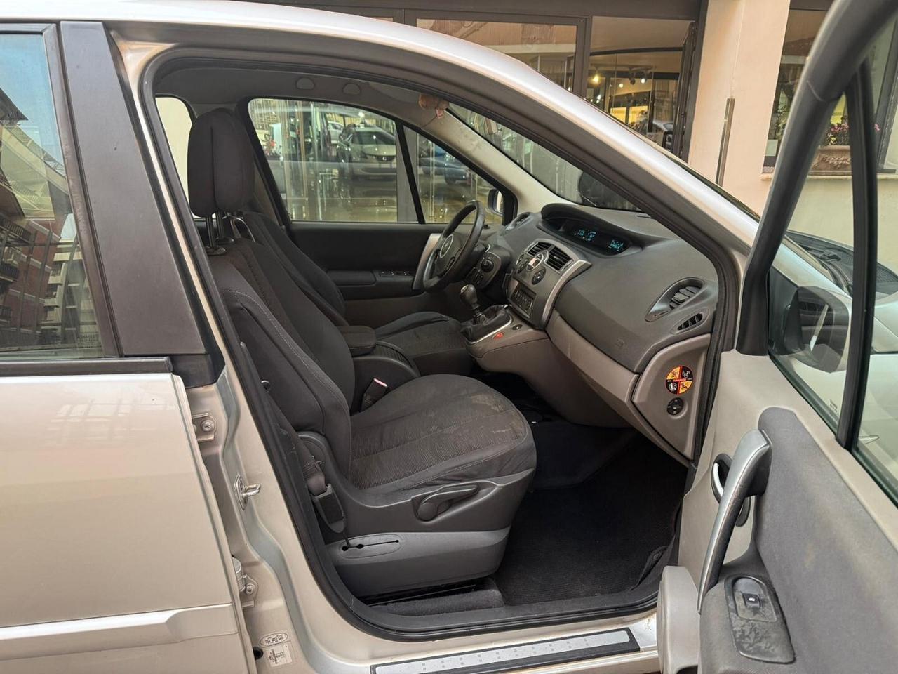 RENAULT Scenic 1.9 dCi 130CV