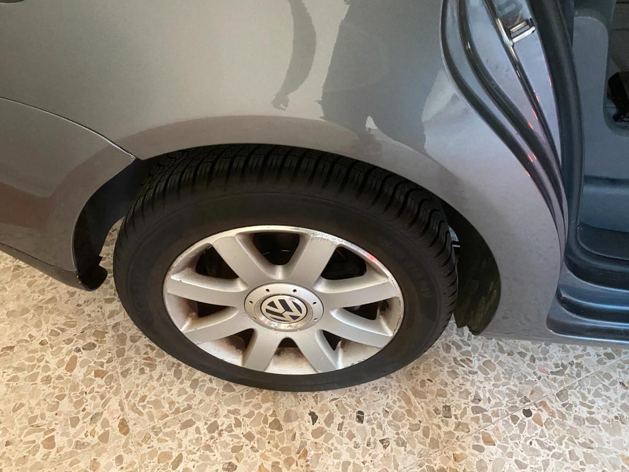 Volkswagen Touran 1.9 TDI 101CV Trendline anche pe NEOPATENTATI