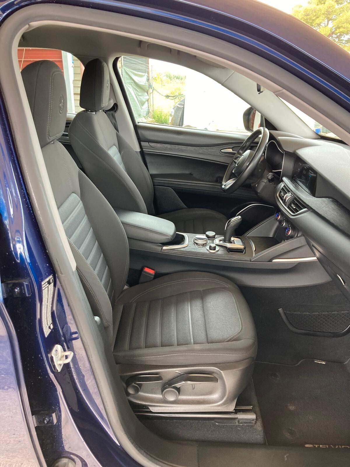 Alfa Romeo Stelvio 2.2 Turbodiesel 160 CV AT8 RWD Business