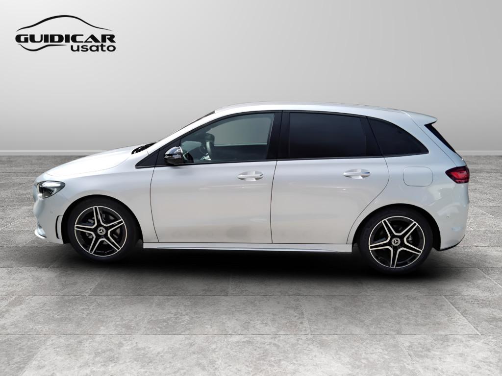 Mercedes-Benz Classe B - W247 2023 - B 180 d AMG Line Premium auto