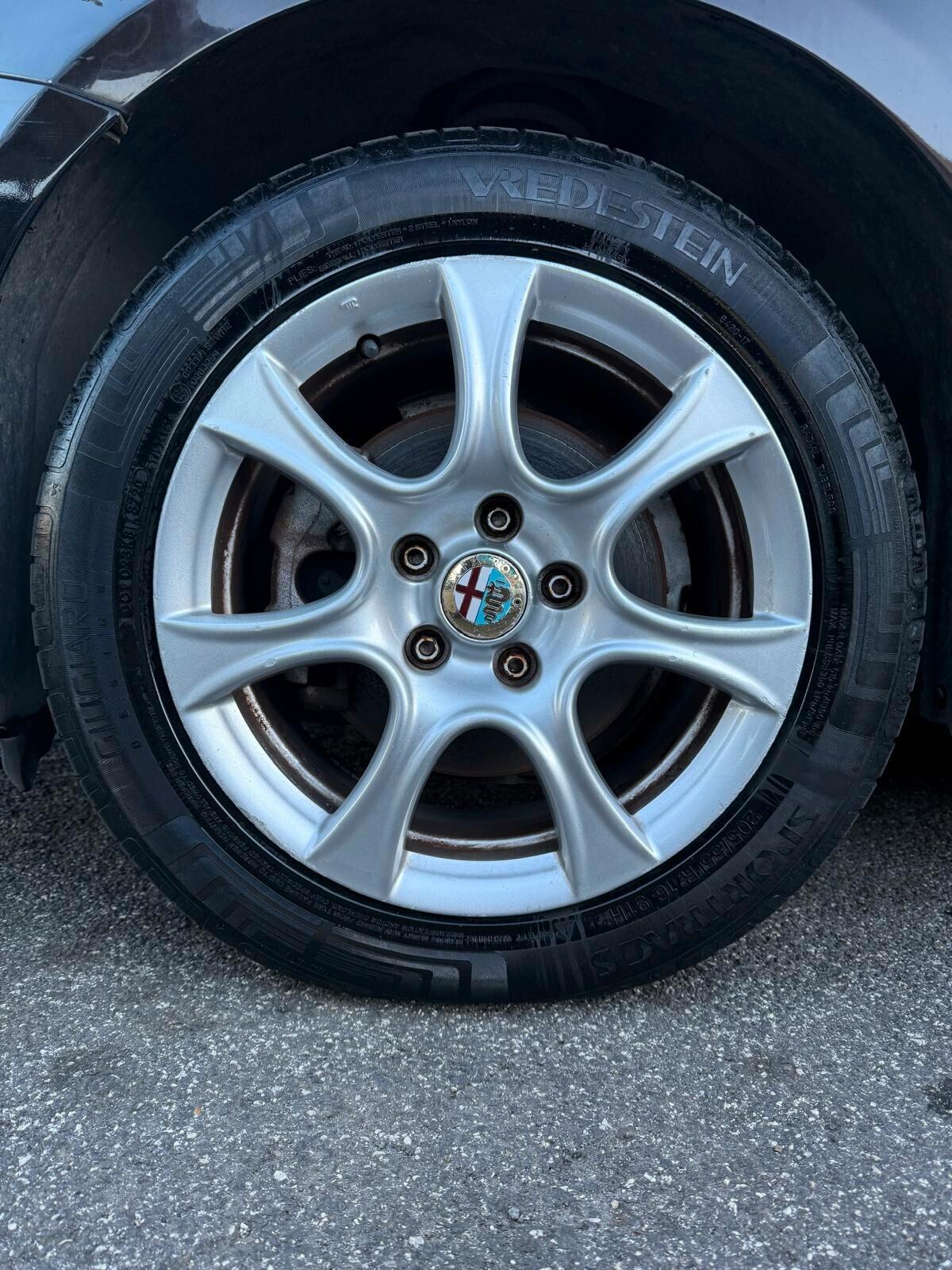 Alfa Romeo Giulietta 1.6 JTDm-2 105 CV Exclusive garanzia permute finanziamenti