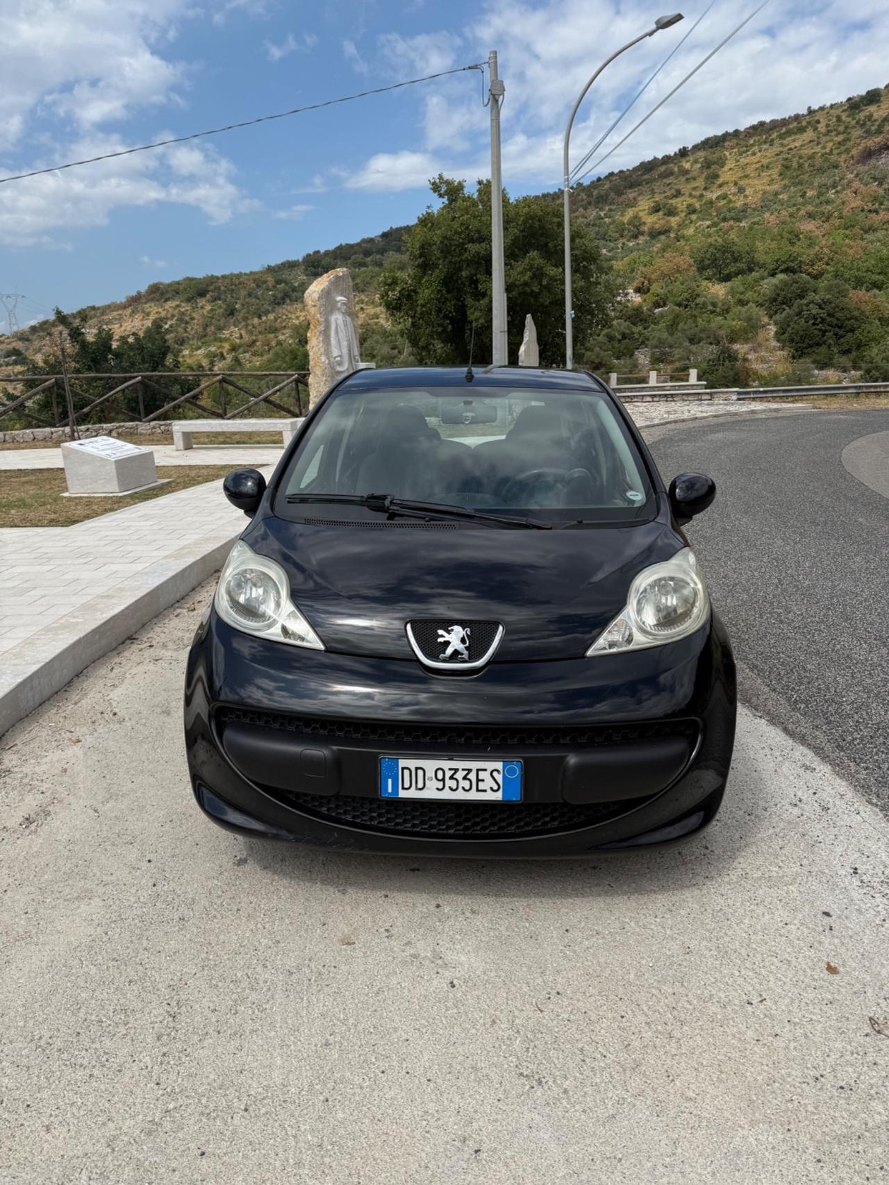 Peugeot 107 1.0 68CV 5p. Sweet Years ok neop.