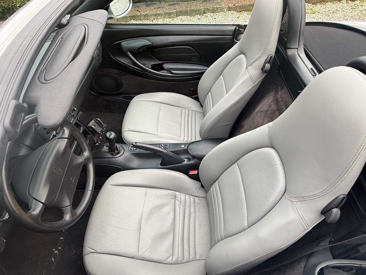 Porsche Boxster 2.5i 24V cat