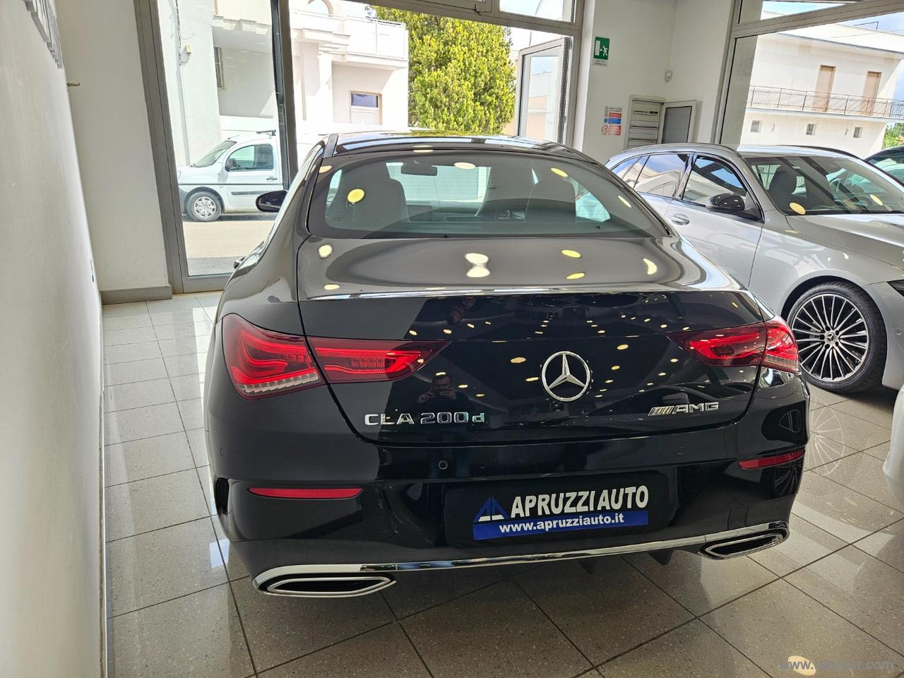 MERCEDES-BENZ CLA 200 d Automatic Premium