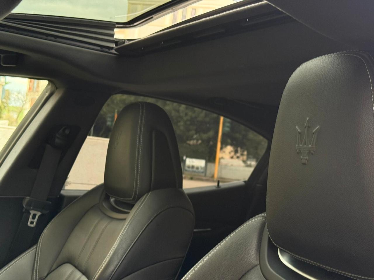 Maserati Ghibli V6 Diesel 275 CV Gransport Nerissimo