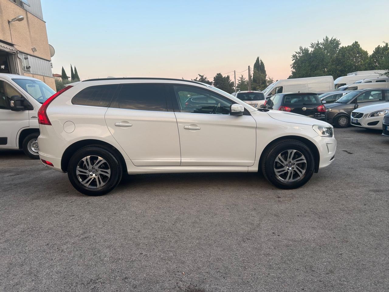 Volvo XC 60 XC60 D4 Geartronic R-design Momentum
