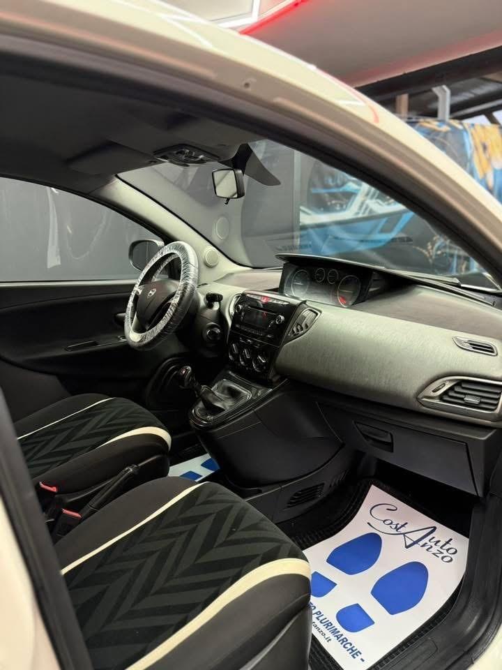 Lancia Ypsilon 1.3 MJT 95 CV NUOVA 11/2015