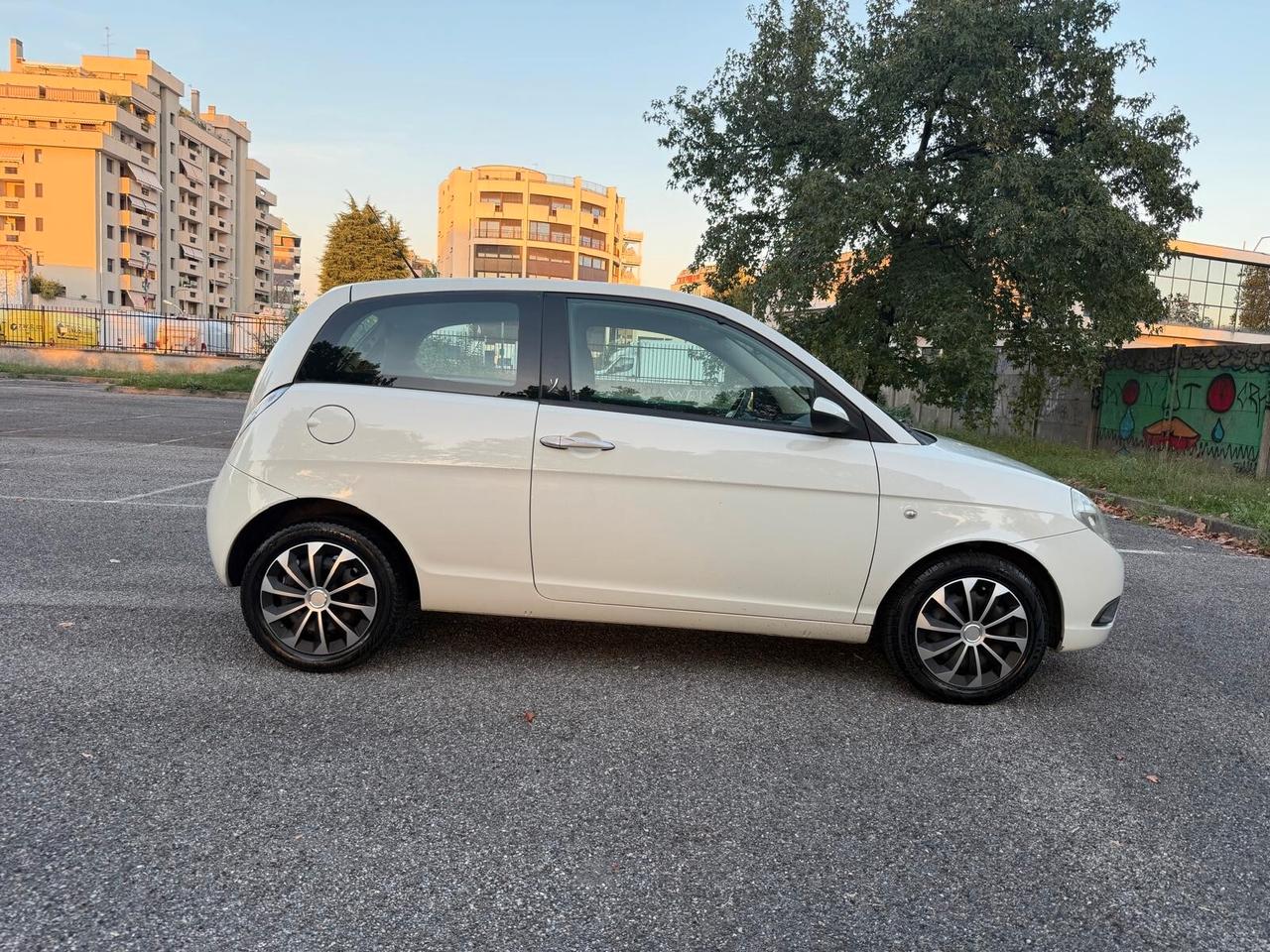 Lancia Ypsilon 1.2 Versus