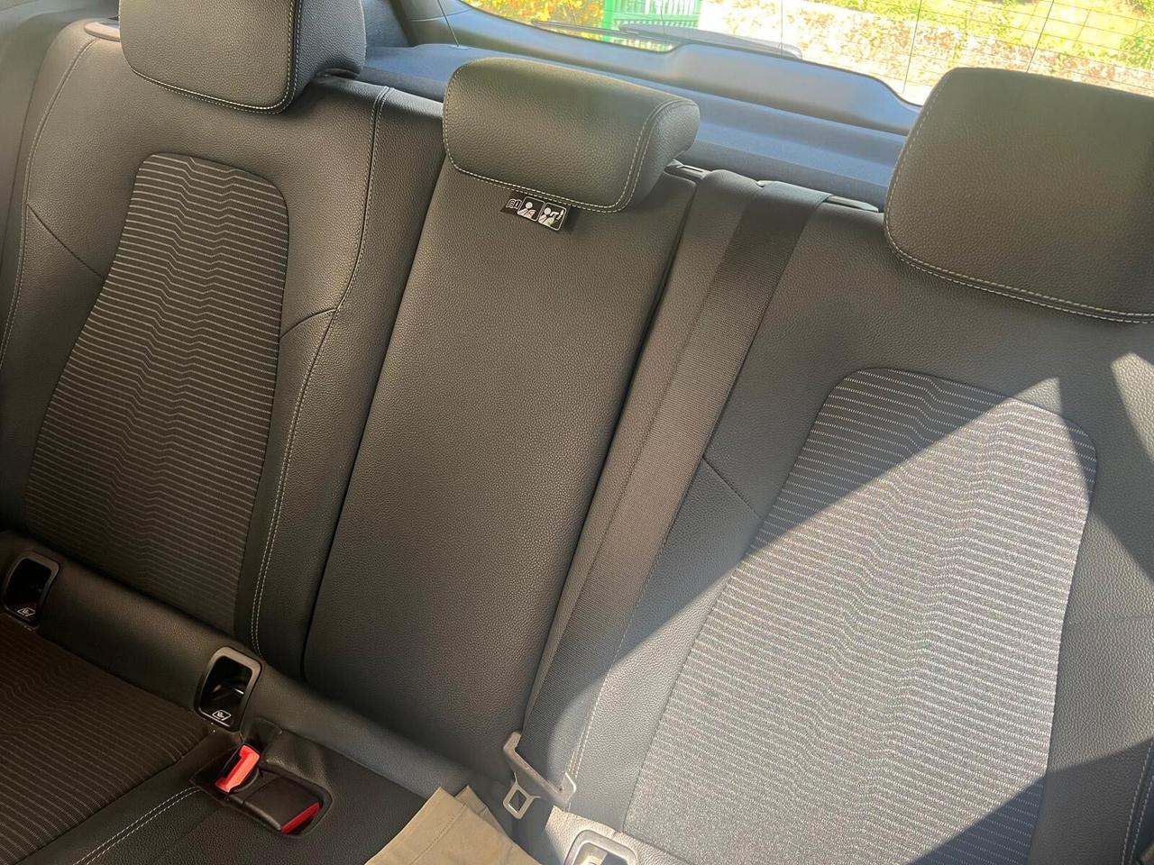 Mercedes-benz GLA 200 d Automatic Sport-1Proprietario-Interni Sportivi-