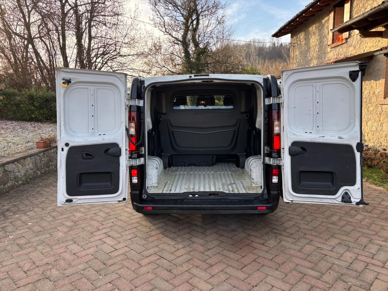 Renault Trafic T27 2.0 dCi 120CV 6 POSTI - 05/2021