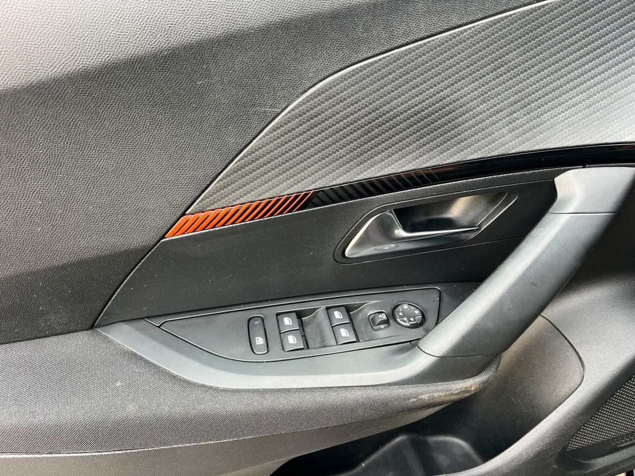 PEUGEOT 2008 1.2 PURETECH 100 CV 2023!!! PROMO!!!