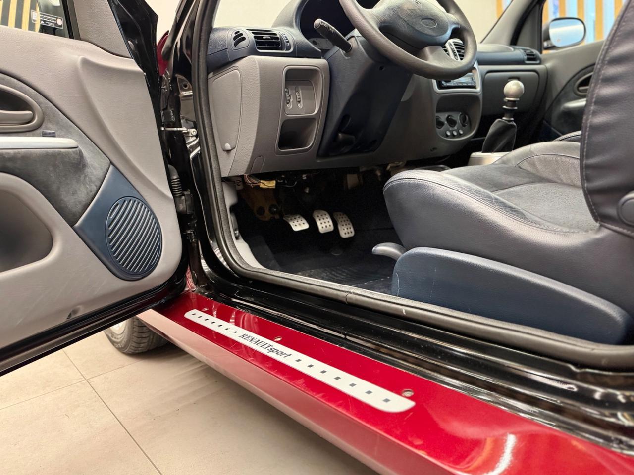 RENAULT CLIO V6 3.0 230CV **RARISSIMA ** ESEMPLARE NR 565