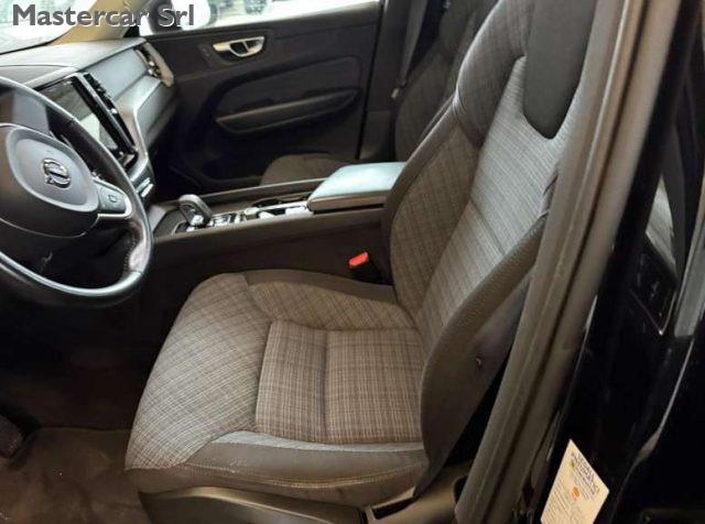 VOLVO XC60 XC60 II 2022 2.0 b4 Momentum Pro auto - GG102RJ