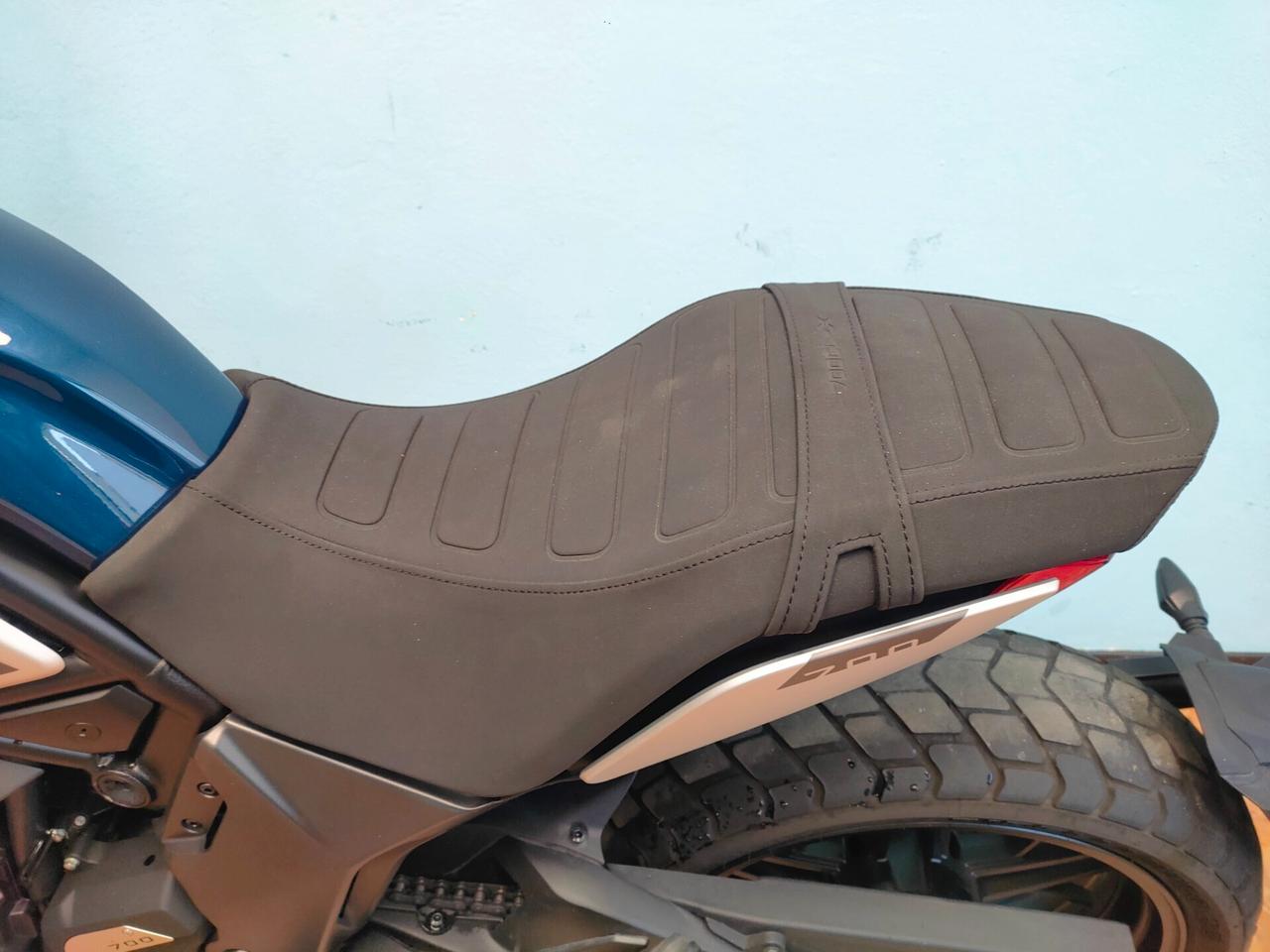 Cf Moto 700CL-X: una scrambler INCONFONDIBILE