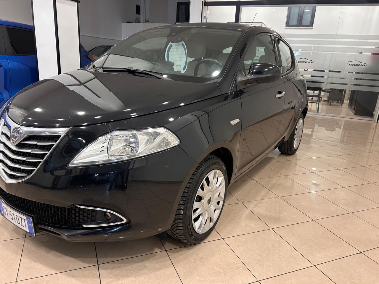 Lancia Ypsilon 1.2 69 CV 5 porte Gold