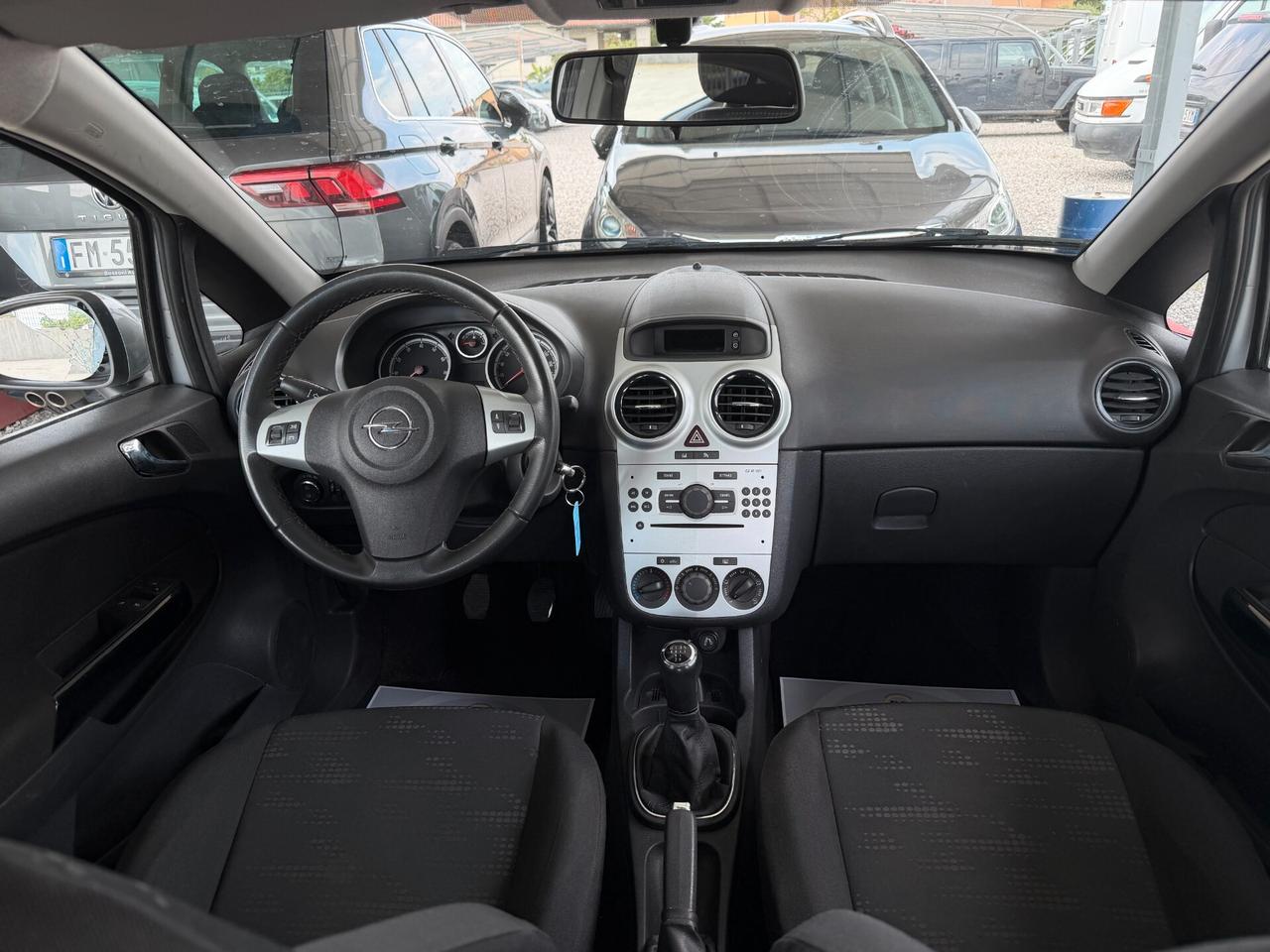 Opel Corsa 1.2 5 porte Cosmo