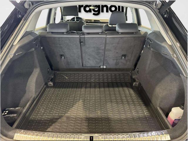 AUDI Q3 40 TFSI quattro S tronic Business Advanced