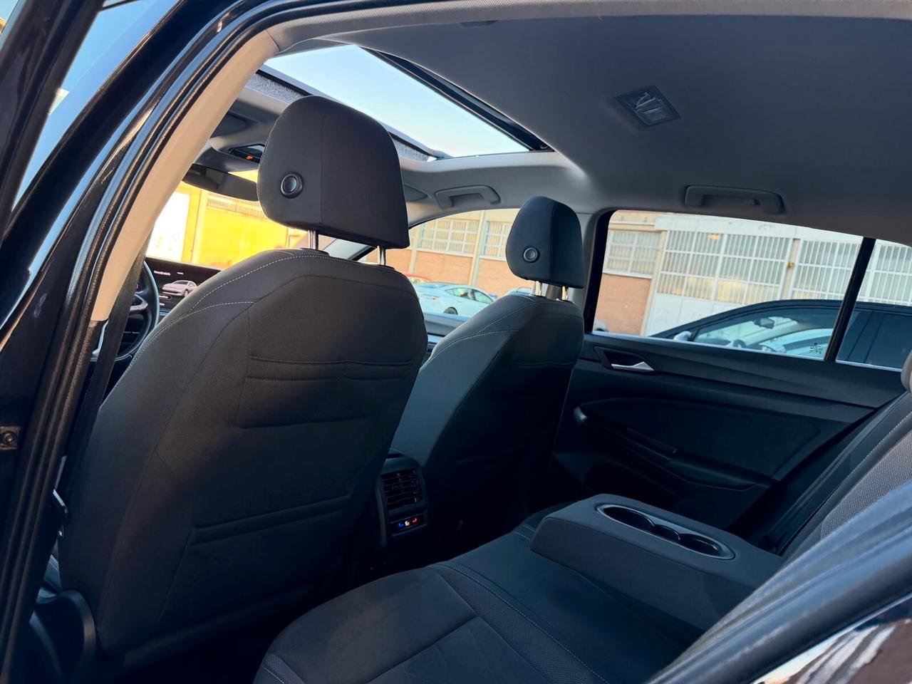 Volkswagen Golf 2.0 TDI DSG SCR Style TETTO APRIBILE E SEDILI ELETTRICI