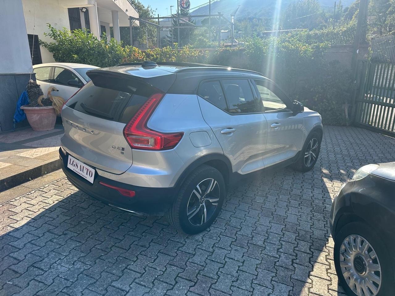 Volvo XC40 D4 AWD Geartronic R-design