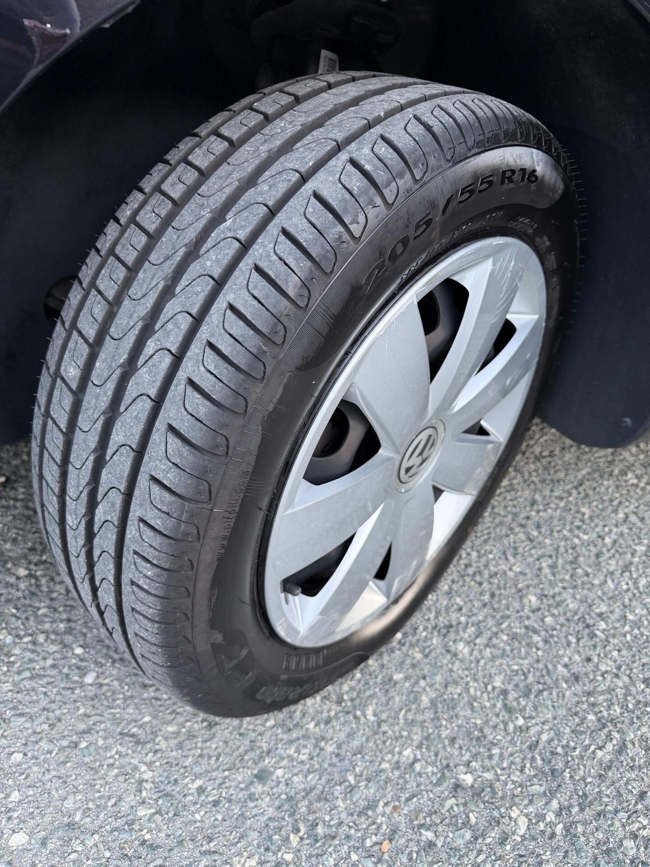 Volkswagen Touran 1.2 TSI BENZINA - 7 POSTI NEOPATENTATI