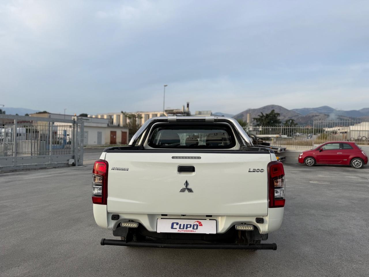 Mitsubishi L200 Invite