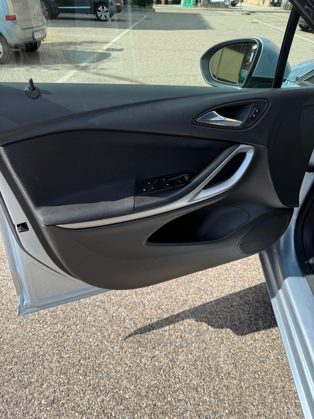Opel Astra Sports Tourer 1.6 cdti - NAV. - 12 MESI DI GAR. -