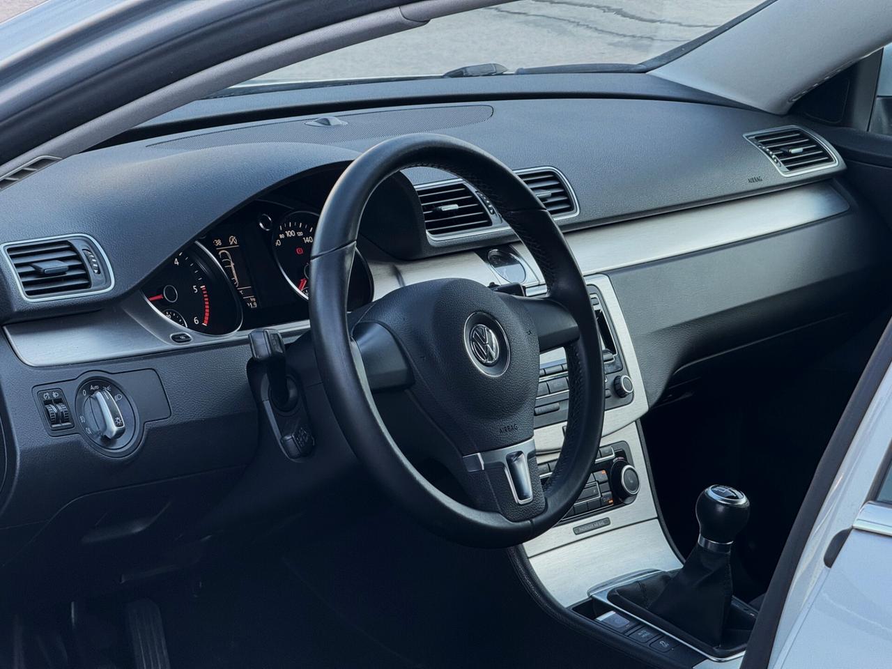 Volkswagen Passat 2.0 TDI Highline 140CV Berlina