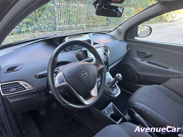 LANCIA Ypsilon hybrid Gold ADATTA A NEOPATENTATI PREZZO REALE