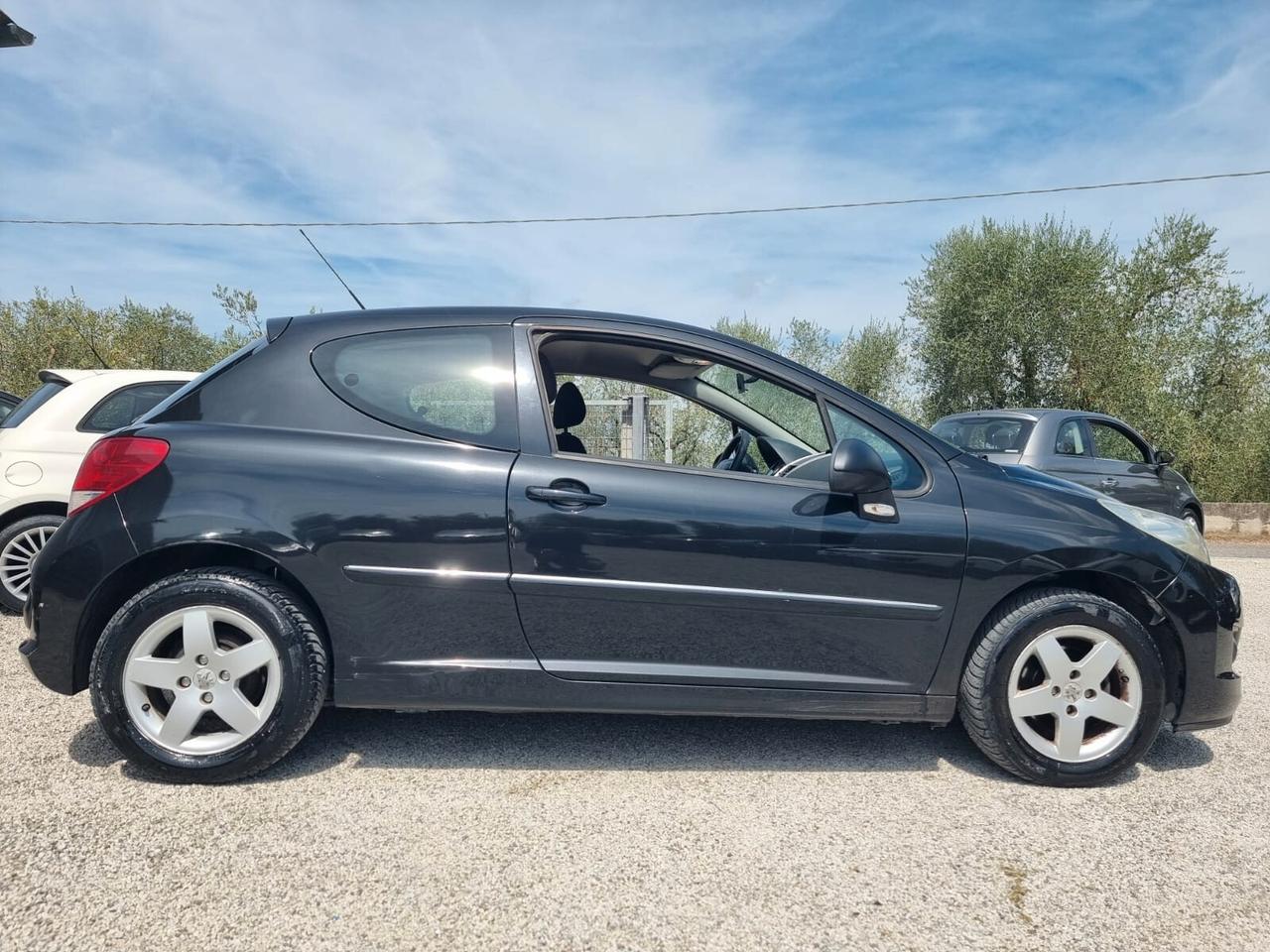 Peugeot 207 1.4 HDi 70CV 3p. Access NEOPATENTATI