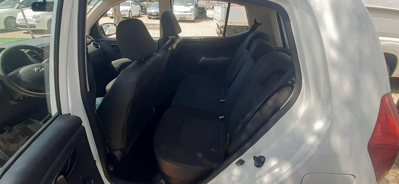 Hyundai i10 2011 - 1.1 benzina Lb automobili
